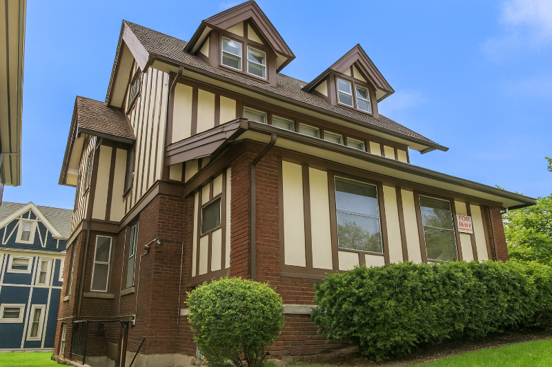 Madison Apartment: 149 E Gilman St