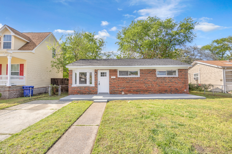 Portsmouth House: 2708 Ash Street