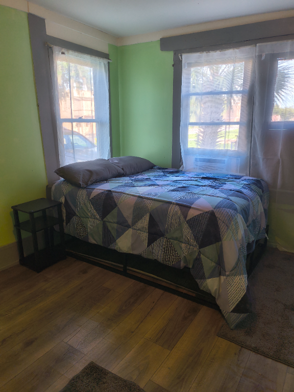 Daytona Beach House: 420 s MLK