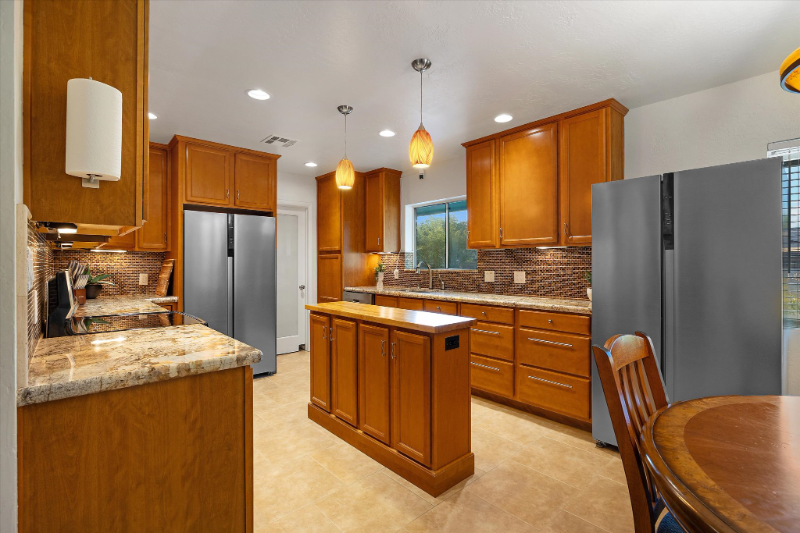 Gilbert House: 334 Horseshoe Ave