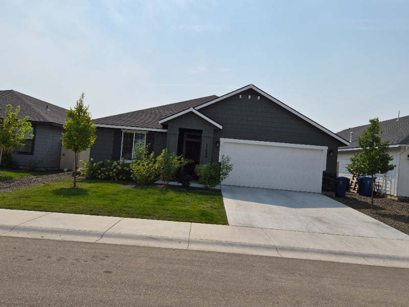 Star House: 11649 Skyhaven