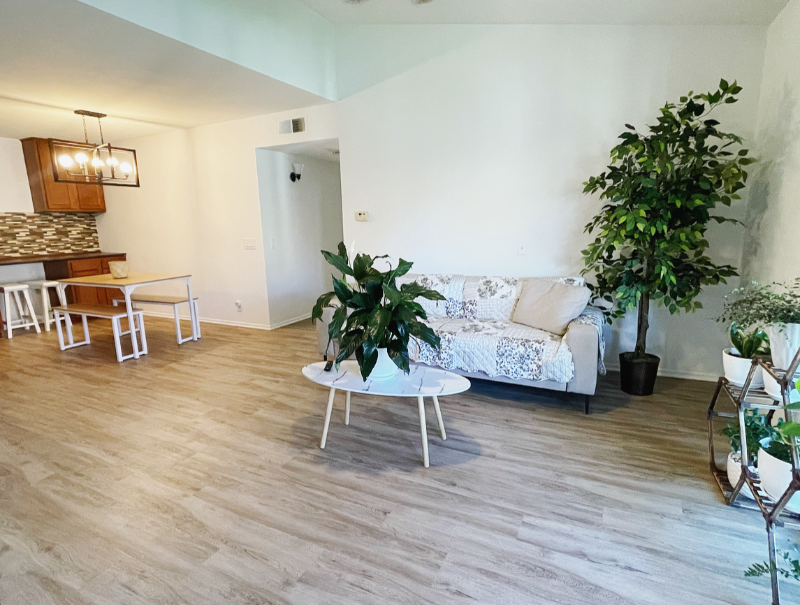 Lake Forest Condo: 23280 Orange Ave