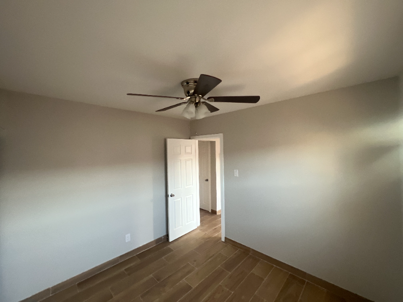 Los Angeles Apartment: 9514 Avalon