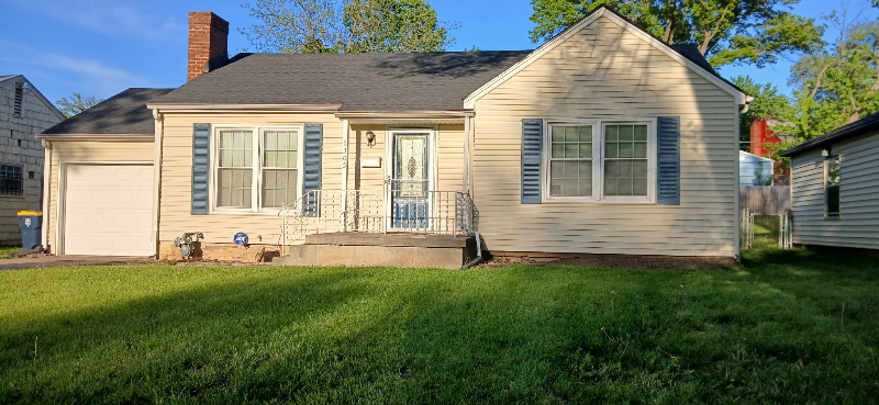 Kansas City House: E 63rd St