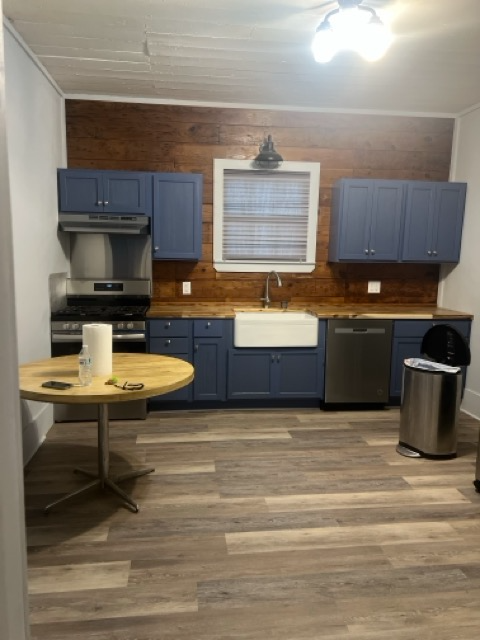 Longview House: 309 S Park Street