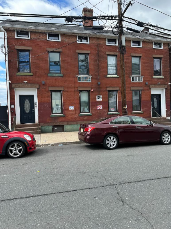 New Brunswick Apartment: 39 Throop Avenue