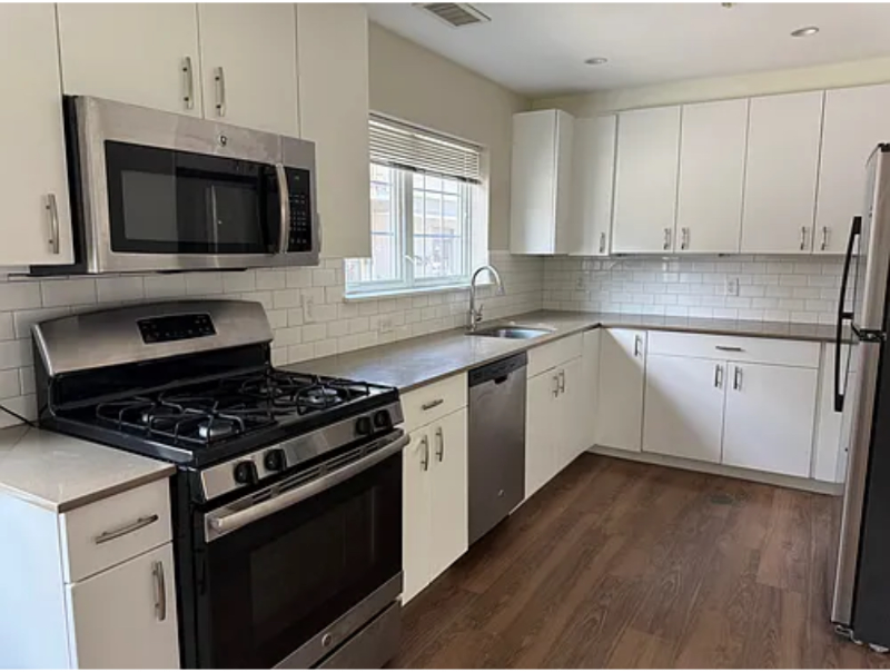 Waltham Apartment: 10 Myrtle Street