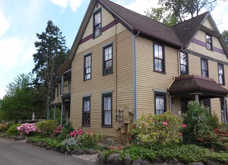 Tacoma Apartment: 12323 A St S