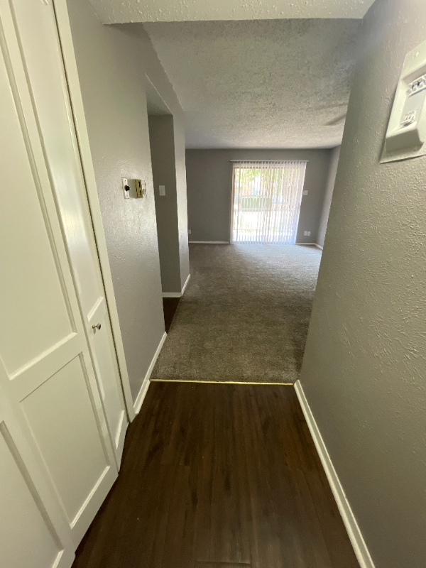 Longview Apartment: 2114 E Marshall Ave