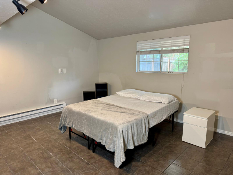 MILLCREEK House: 546 E DELNO DR