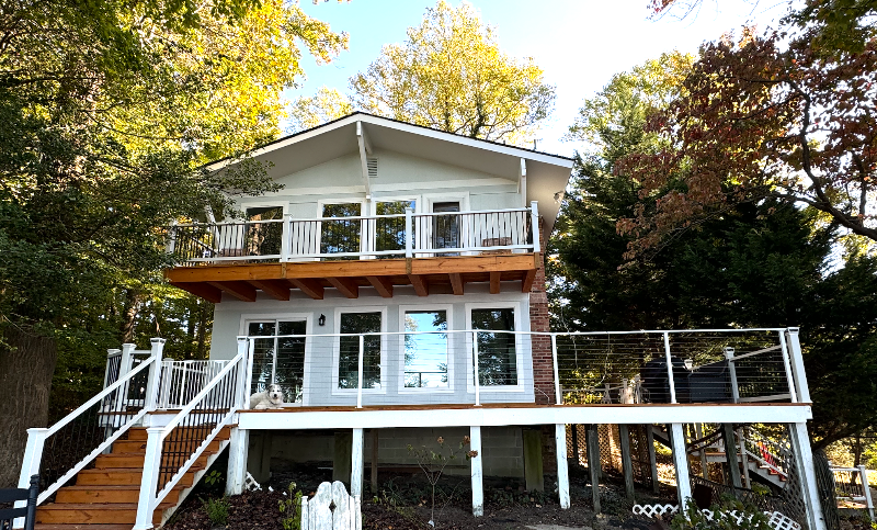 Montross House: 1387 N Independence Drive