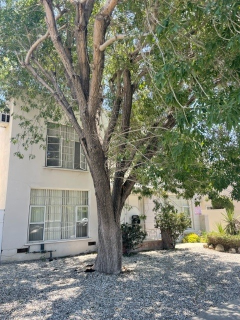 Los Angeles Apartment: 1122 S Clark Dr