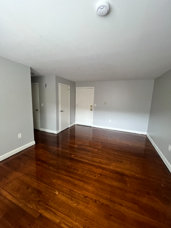 Hartford Apartment: 417 Zion Street
