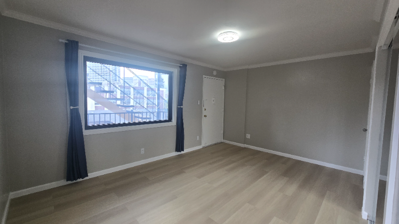 Oakland Apartment: 140 Montecito Ave