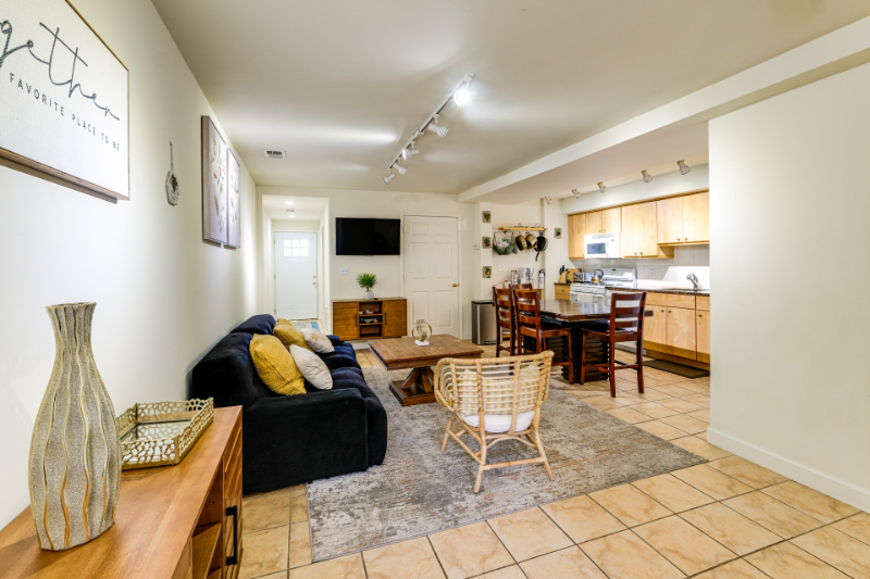 Washington Townhome: 4316 4th Street NW