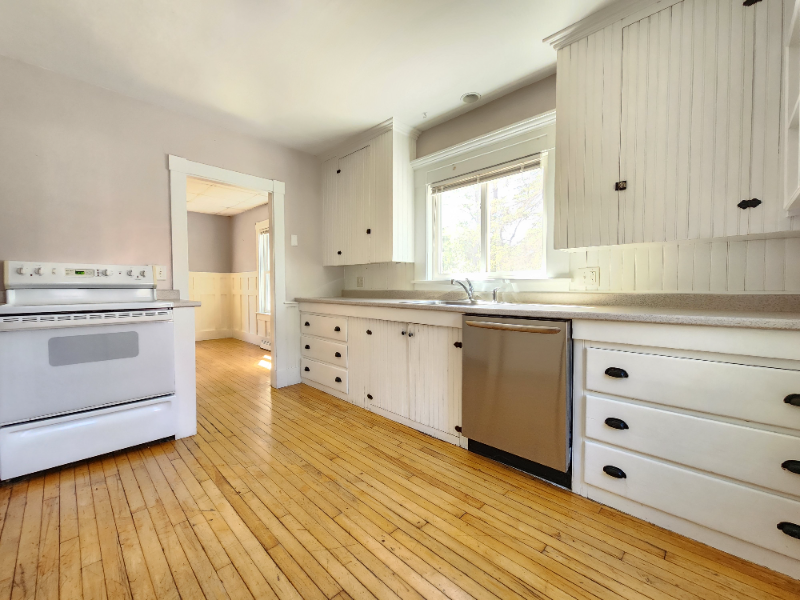 Orono House: 387 College Avenue