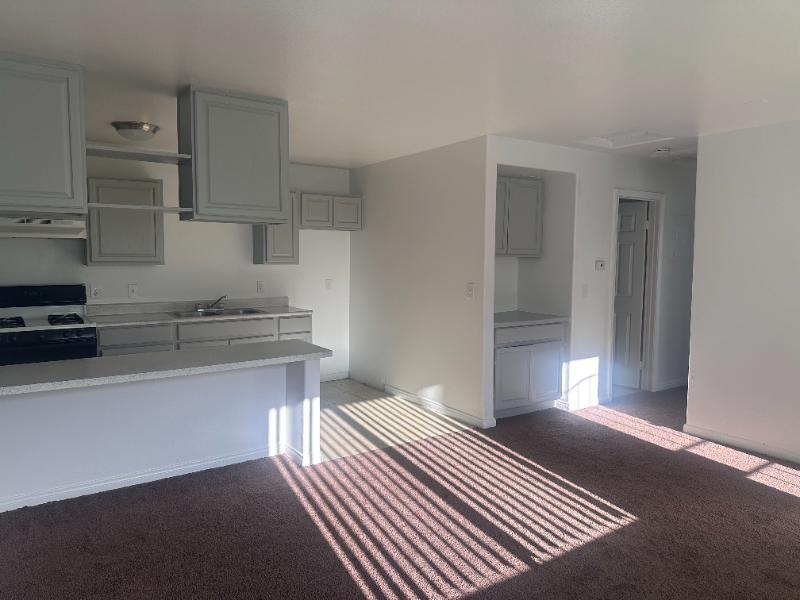 adelanto House: 11200 auburn ave