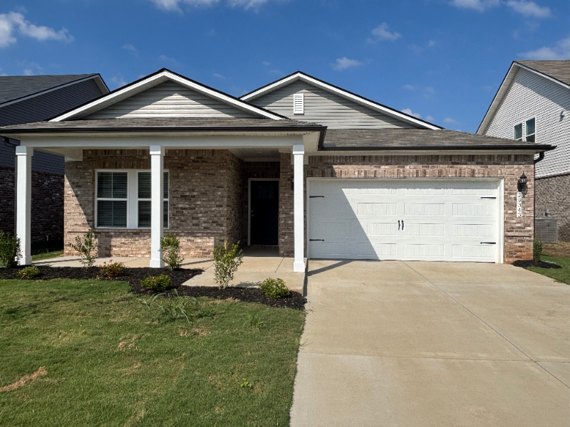 Madison House: 29343 Satilla Cir