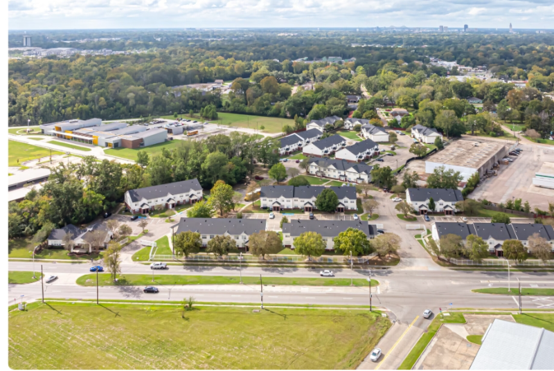 Baton Rouge Apartment: 2121 Lobdell Blvd