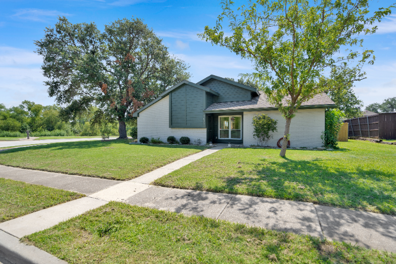 Carrollton House: 2038 Sancerre Ln