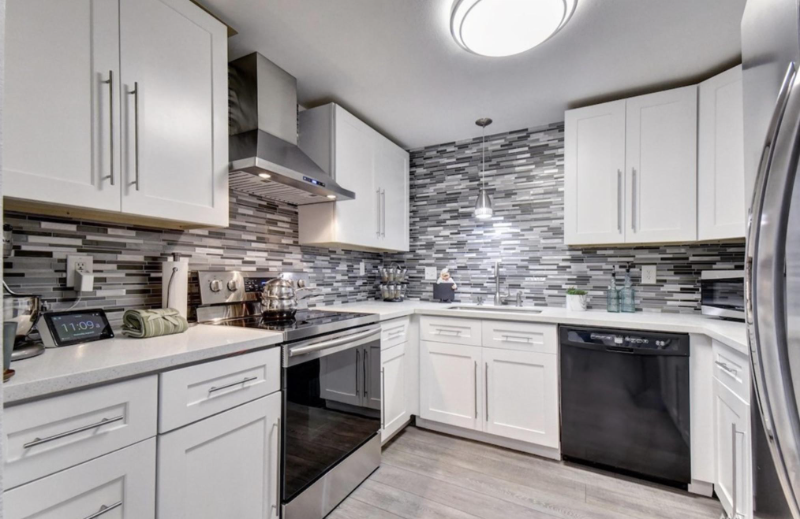 Everett Condo: 9731 Holly Drive