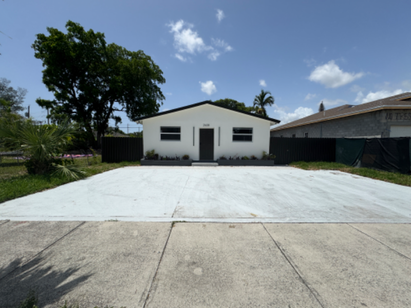 Pompano Beach House: 2608 NW 3RD ST