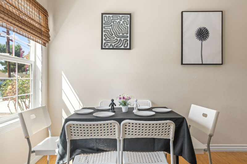 Reseda House: 7452 Jamieson Ave.