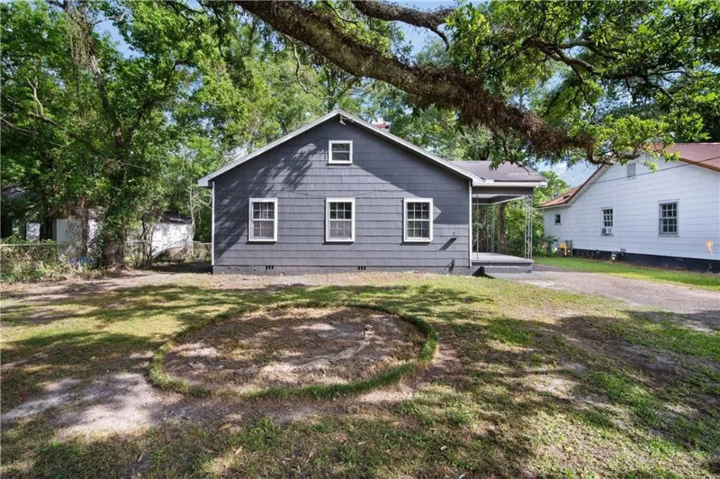 Mobile House: 2068 Victory Ct