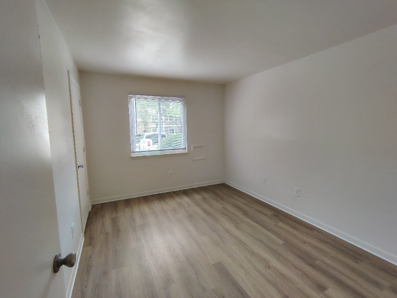 Lynchburg Apartment: 600 Reusens Road