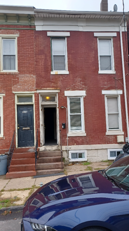 Trenton Townhome: 411 N Montgomery St.