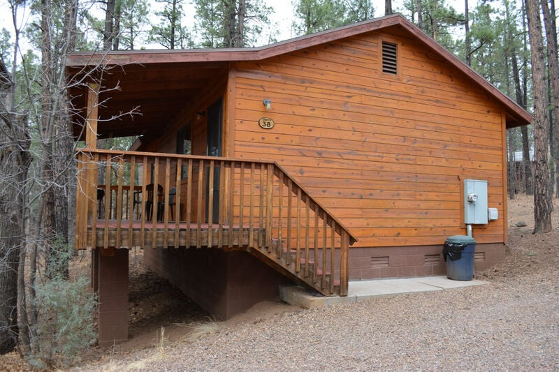 Pinetop House: 237 E White Mountain Blvd