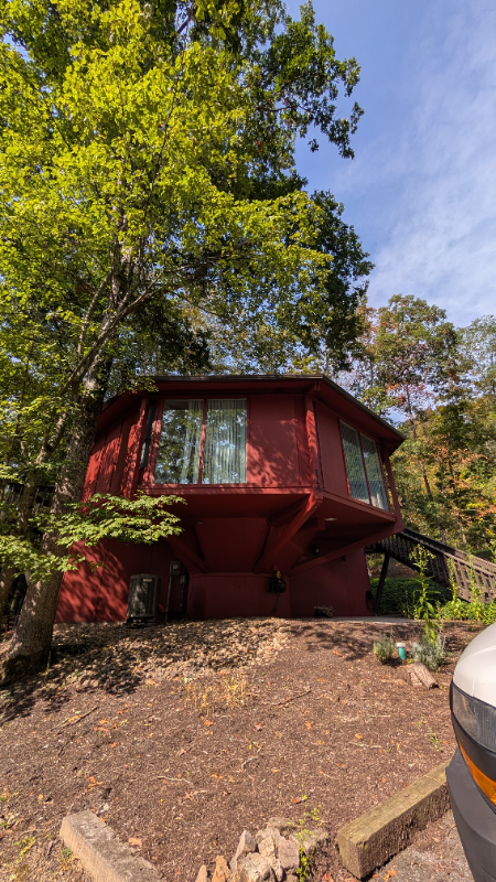 Bedford House: 114 Topsider Dr