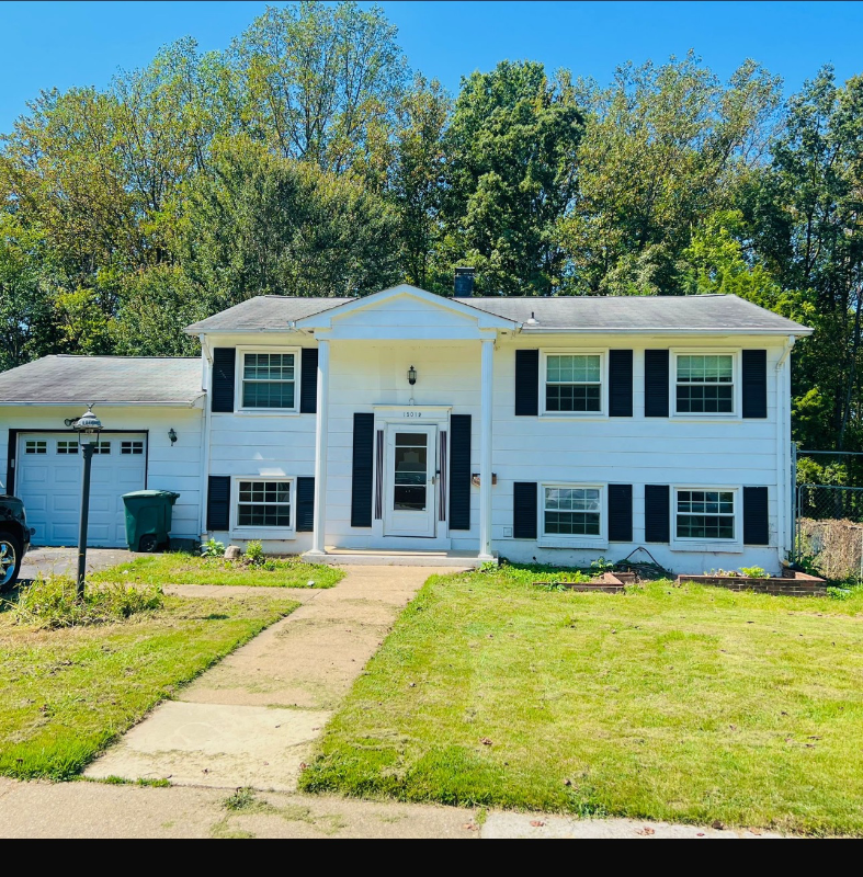 Woodbridge House: 15012 Cordell Ave