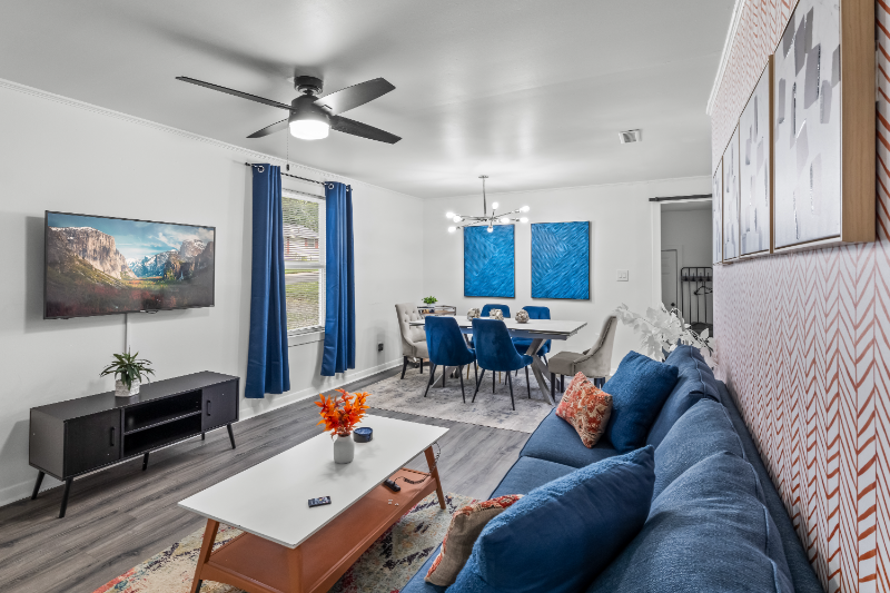 Charlotte House: 3021 Botany Street