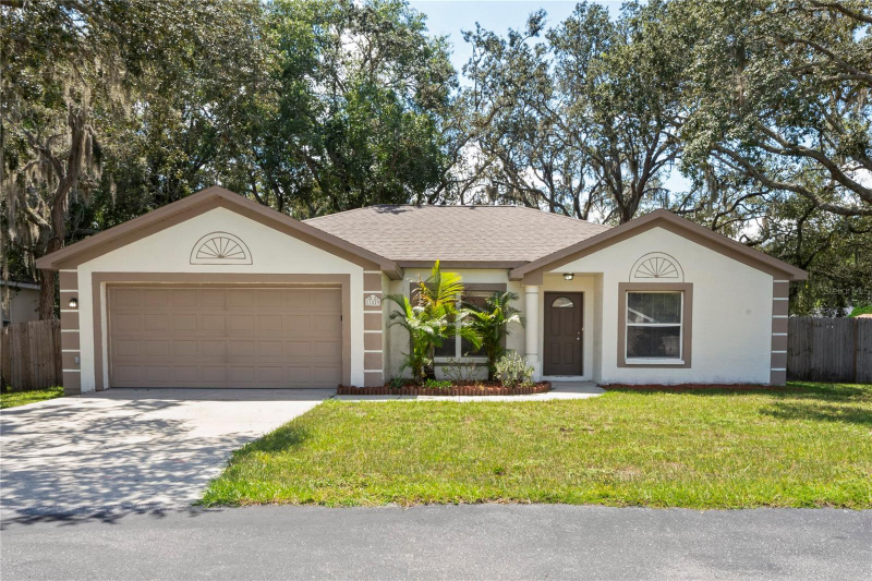 New Port Richey House: 11829 KESTREL DR