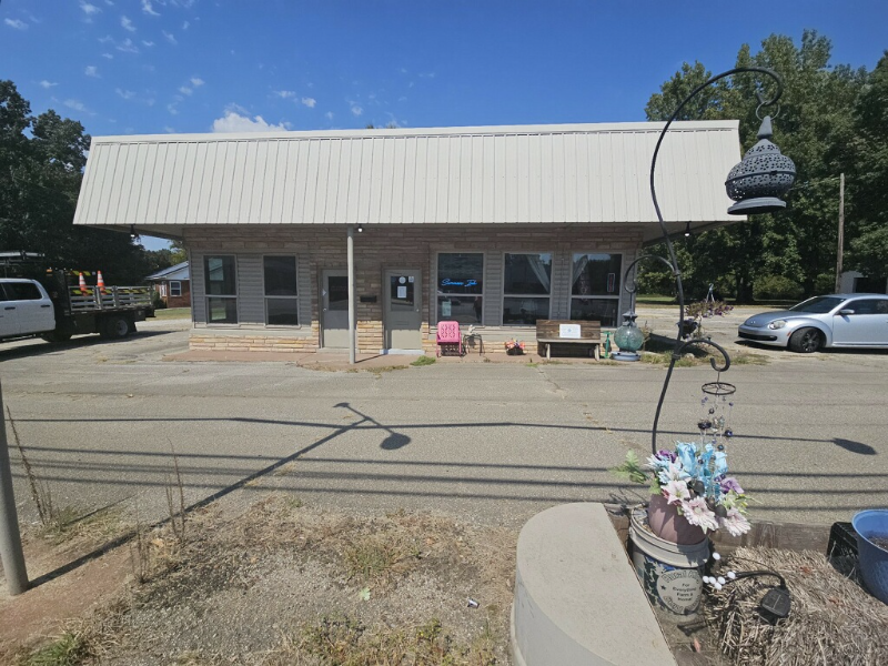 Mckenzie Other: 16195 Highland Dr