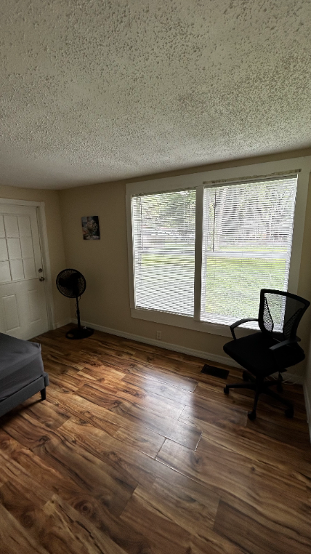 Tampa House: 1104 E Genesee St