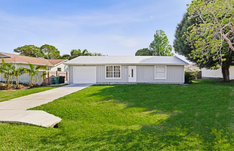 Psl House: 733 Se academy lane