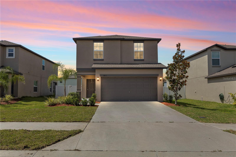 Zephyrhills House: 36412 GARDEN WALL WAY