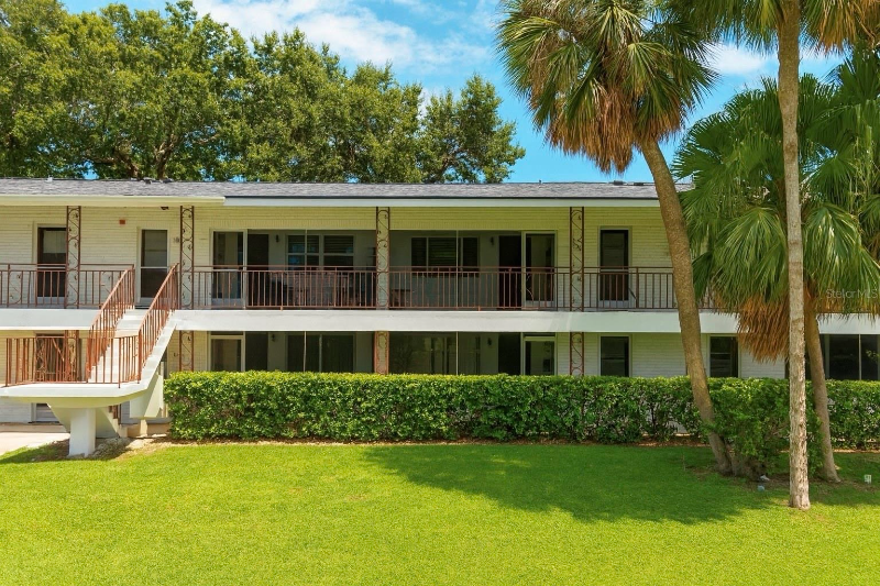 Clearwater Apartment: 2348 Shelley St