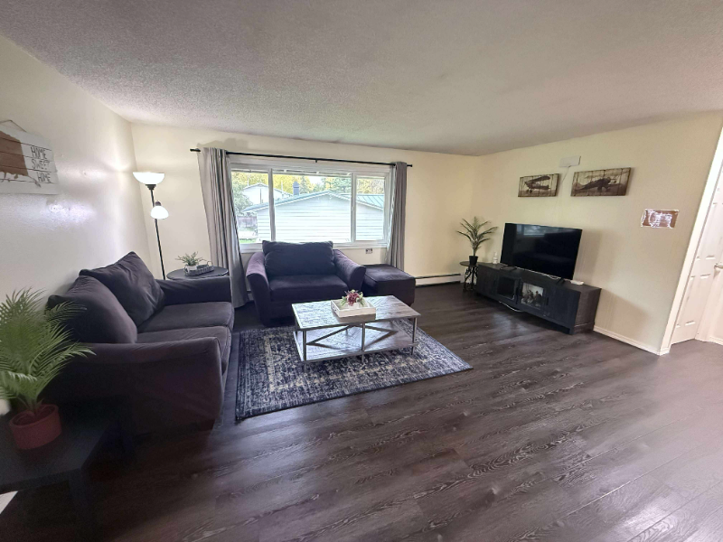 Anchorage Multiplex: 3711 Casper Court