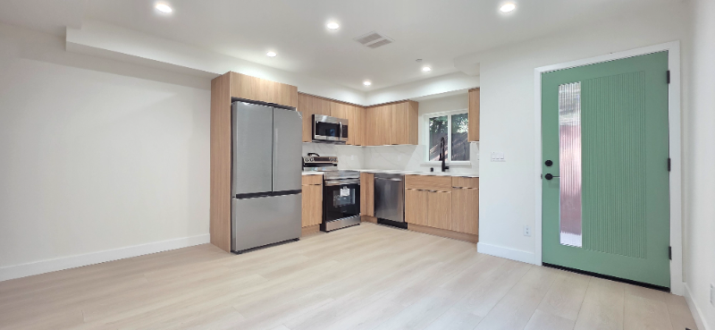 Los Angeles Townhome: 1330 Tamrind Ave