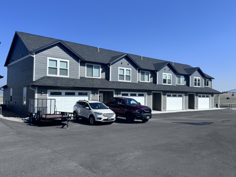 Helena Townhome: 2296 Deerfield Lane