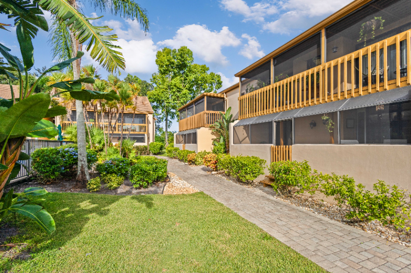 Sarasota Condo: 3075 Willow Green