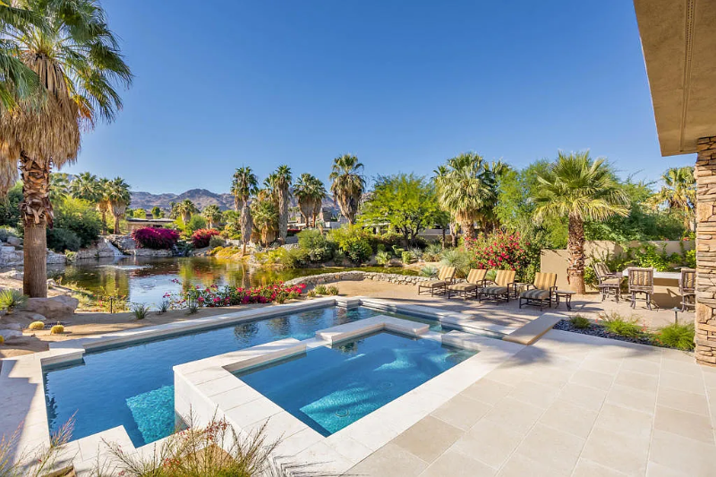 Palm Desert House: 1126 Lake Vista
