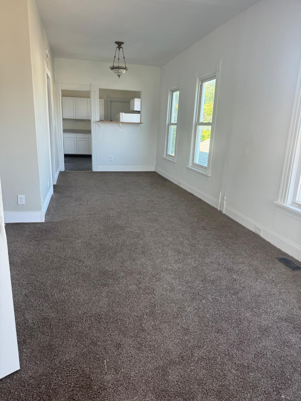 Syracuse Multiplex: 827-829 Burnet Avenue