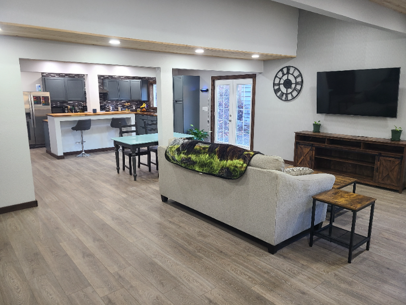 Riddle House: 1856 canyonville riddle rd