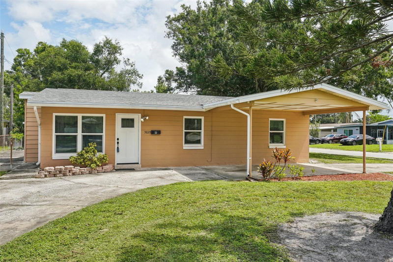 Pinellas Park House: 5825 81ST AVE N
