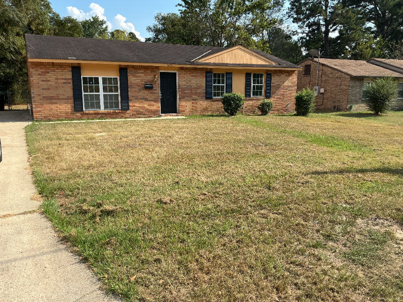 Columbus House: 3656 Surrey Ln