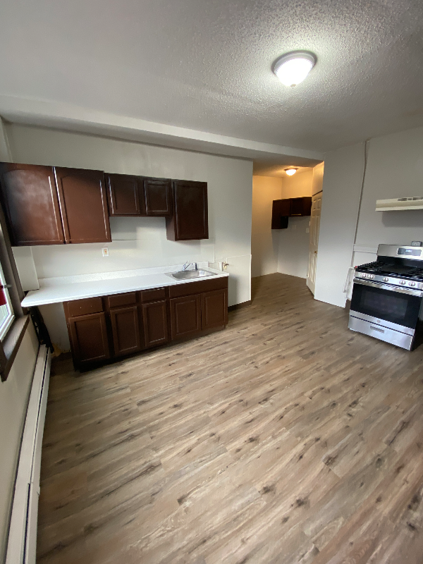 Hartford Apartment: 844-850 Park St.